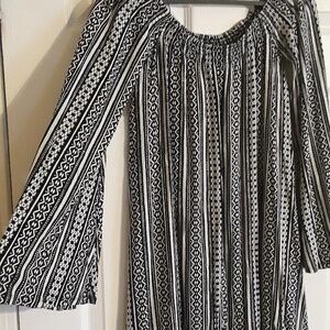 Express Black and White Abstract Stripe Print Long-Sleeve A-line Flowy Dress